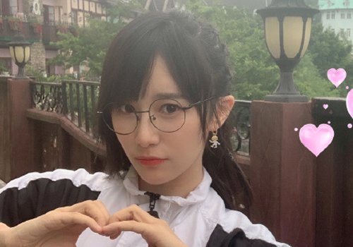 软趴趴非得烫过才能扎吗 软发质多备几个小皮筋扎发轻松过关