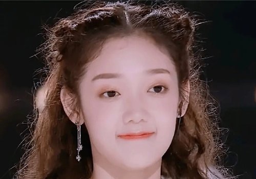 软趴趴非得烫过才能扎吗 软发质多备几个小皮筋扎发轻松过关